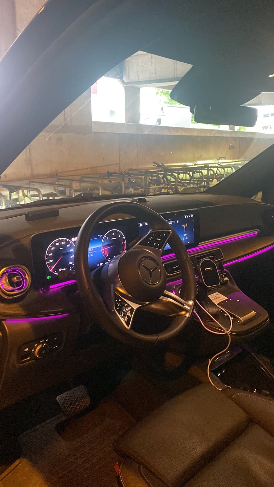 Habitacle Mercedes — éclairage ambiance premium